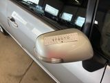 a car door mirror with the word vauto written on it