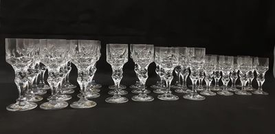 Original service de 36 verres sur pied en cristal de bohème …