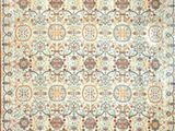 un tapis avec un motif floral sur fond blanc