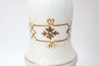 Paire de lampes en verre opalin à décor peint polychrome et … (photo 3)