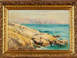 une peinture à l'huile représentant une côte rocheuse avec des montagnes en arrière-plan