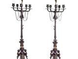 paire de candélabres anciens en fer forgé, ornés d'oiseaux et de fleurs