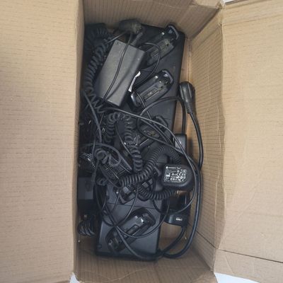 Lot de divers câbles informatiques + 1x Motorola - CRDUNIV - SN: 40070 - Photo 1