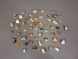 a lot of pins that are on a table