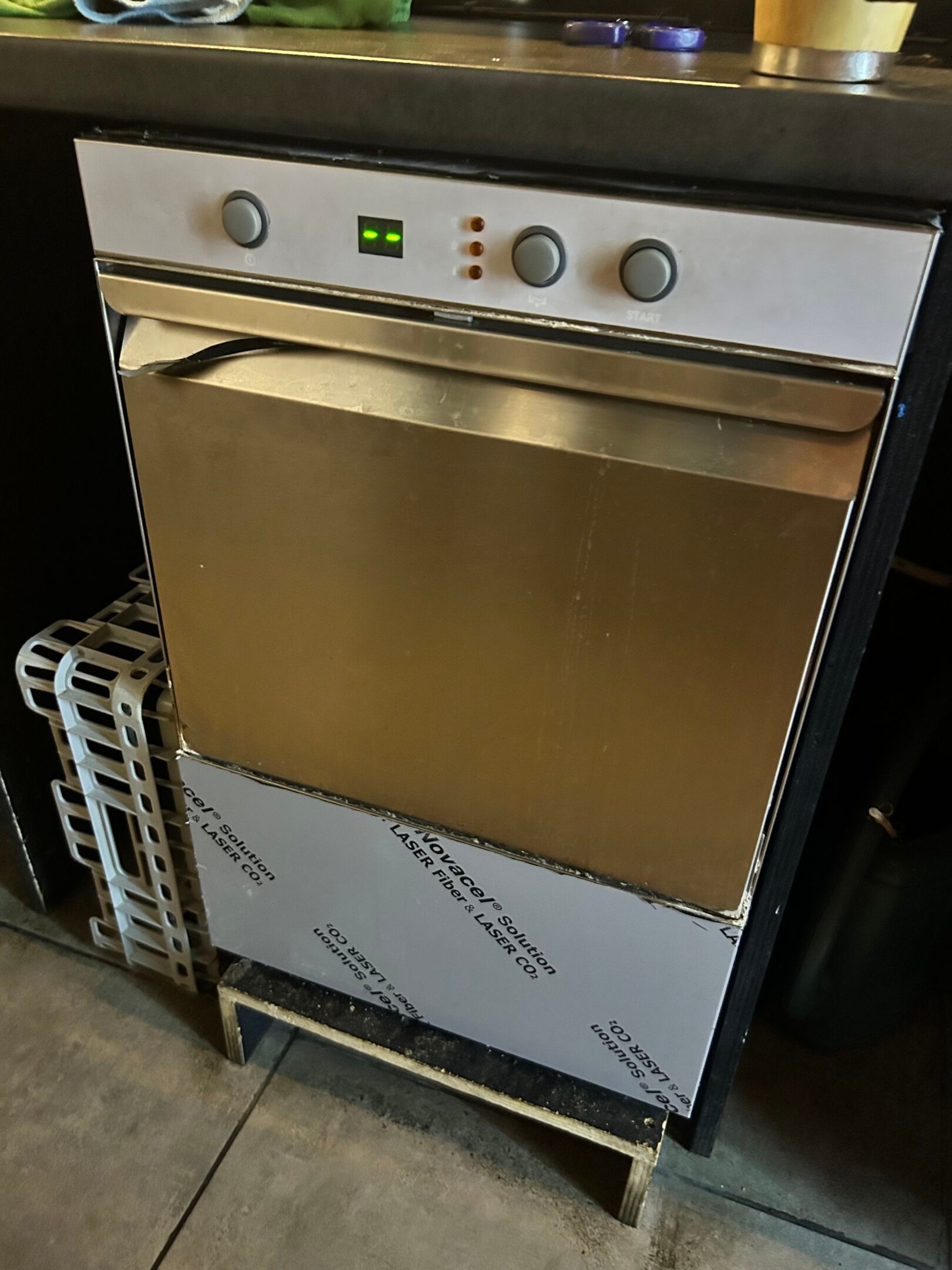 Lave verres EUROTEC modèle LV440 année 2023 n° 3156980 avec …