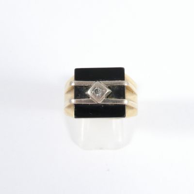 an image of a ring with a diamond on it