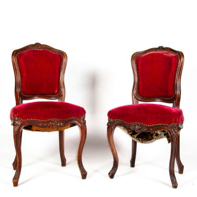 Paire de chaises dossier en cabriolet, ceinture et dossier e…