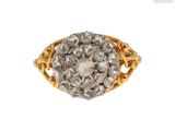 une image représentant une bague sertie d'un groupe de diamants