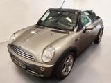 une photo d'une Mini Cooper argentée, Cooper, Cooper, Cooper, Cooper, Cooper, Cooper, Cooper, Cooper, Cooper, Cooper, Cooper, Cooper, Cooper, Cooper, Cooper