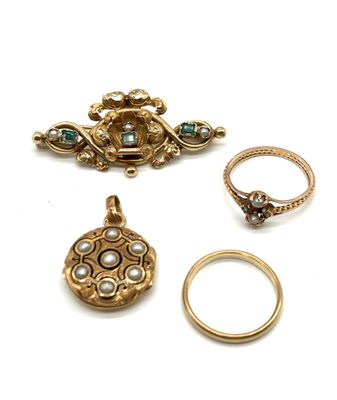 ENSEMBLE DE BIJOUX en or (750), comprenant une broche coquille avec tr - Photo 1