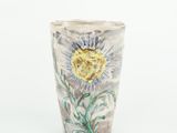 vase en céramique fait main, orné d'un motif de chardon sur l'extérieur