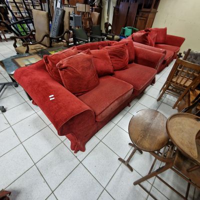 Paire de grands canapés tissu rouge déhoussable.