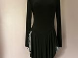 robe noire asymétrique à ourlet asymétrique