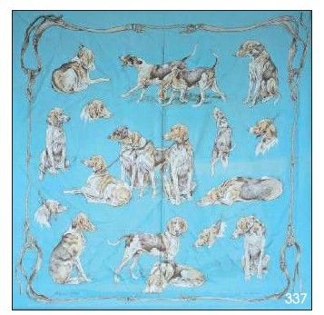 une photo d'une écharpe bleue avec des chiens dessus