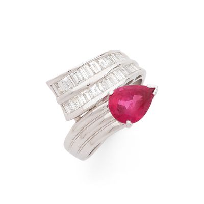 BAGUE présentant un motif linéaire avec deux lignes de diama…