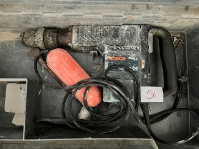 un outil qui se trouve à l'intérieur d'une boîte à outils