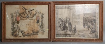 deux photos encadrées représentant des hommes en uniforme militaire, accrochées au mur