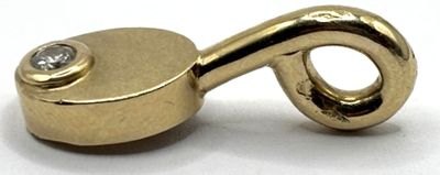 DERNIÈRE MINUTE - Pendentif en or jaune 18K 750ml orné d'un …