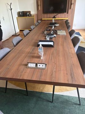 2 Grandes tables de réunion 120 x 225 cm chacune