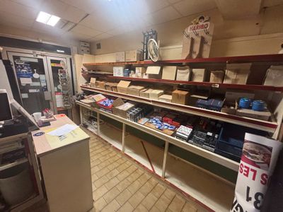 Stock de la partie BAR-TABAC-EPICERIE comprenant de filtres …