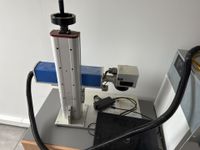 Laser comprenant : (photo 4)