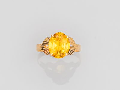 Bague en saphir jaune et diamant