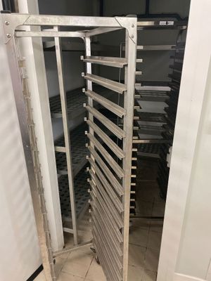 2 échelles inox.
