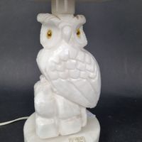 Lampe en albâtre sculpté représentant un hibou, abat-jour à … (photo 3)