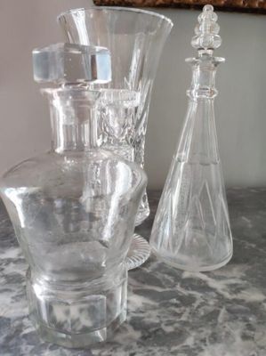 Ensemble de verrerie & cristaux : Grand vase à col évasé taillé de lan