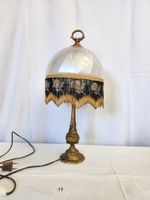Lampe à poser de style ancien sur pied en laiton sculpté, co… (photo 3)