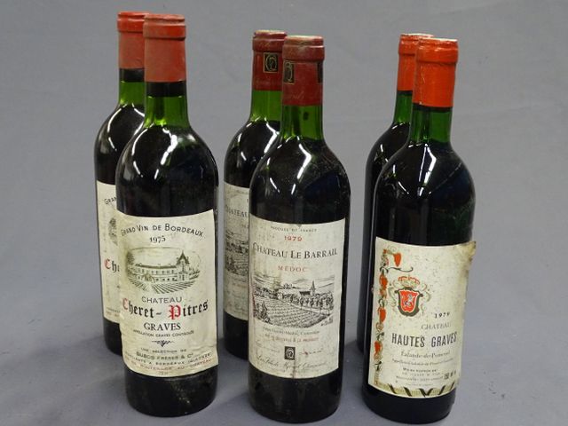 6 bouteilles : 2 de CHATEAU CHERET PITRES  Graves année 1979 ; 2 ...