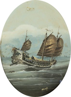 une peinture représentant un bateau dans l'eau avec d'autres bateaux à l'arrière-plan