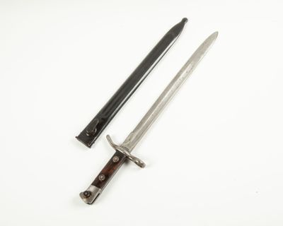 une image représentant une paire d'épées sur un fond blanc