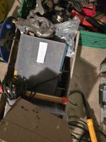 Lot de quincaillerie, 2 enrouleurs, pièces placo, lapidaire … (photo 2)