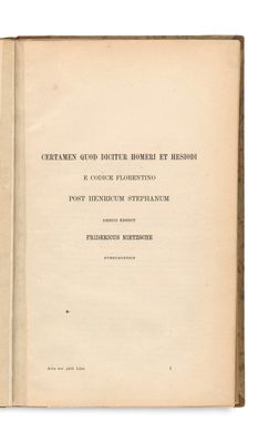 un livre ouvert avec un titre en noir et blanc