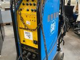 l'image d'une machine installée dans un entrepôt