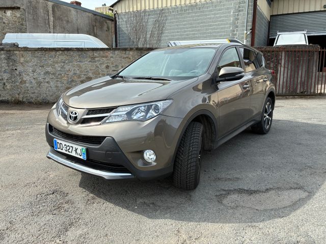 Véhicule particulier TOYOTA RAV4 immatriculé DD-327-KJ, 1ère mise
