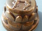 a picture of a cake with a horse on top of it