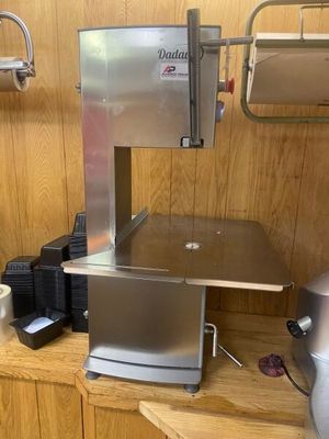a machine that is sitting on a counter in a kitchen