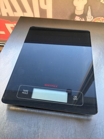 Petite balance Soehnle. Frais en sus 14.28%. TVA Récupérable. Pas...