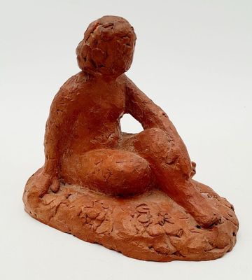 Ecole française XXème. Nu. Terre cuite monogrammée LB et dat…