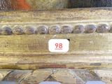 un gros plan d'un tableau sur lequel figure un numéro