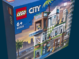 une boîte contenant un ensemble Lego City