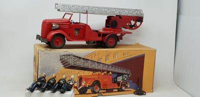 VéBé (Victor Bonnet, Paris, v.1949) camion torpédo des Pompi…