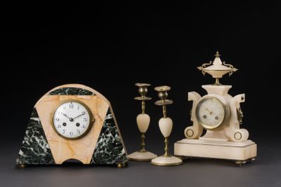 Lot constitué de deux pendules : 1/ Garniture de cheminée co… - Photo 1