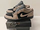 Nike Air Jordan 1 Low noir et beige, pointure 11,5