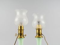 Deux lampes à pétrole en céramique émaillée couleur vert cél… (photo 3)