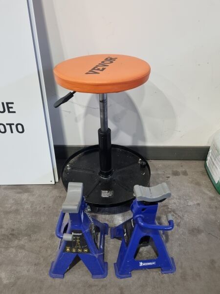 1 tabouret à pompe VEVOR ; 2 chandelles VL MICHELIN
