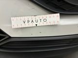 a sticker that says vauto on the front of a car