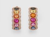 une paire de boucles d'oreilles en saphirs multicolores et diamants